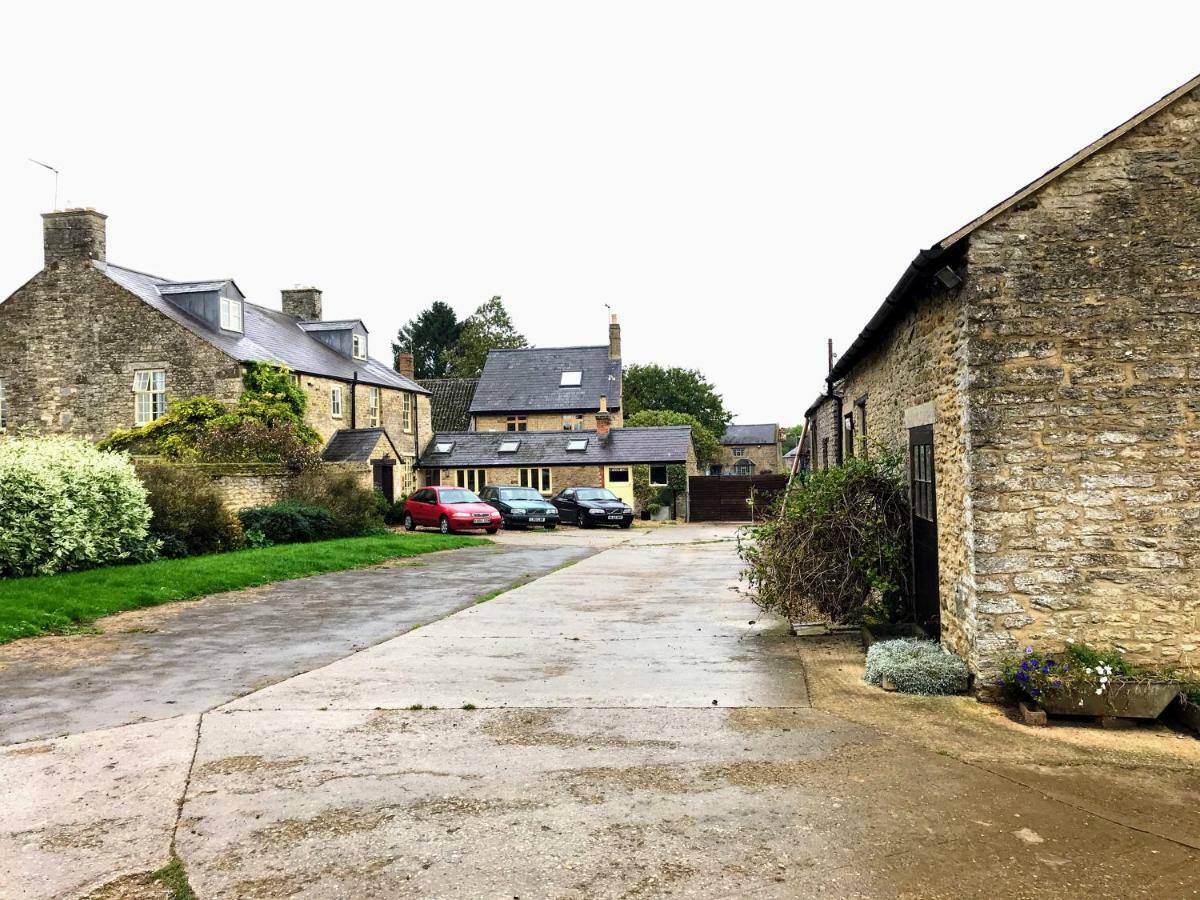 Troy'S Barn Apartman Brackley  Kültér fotó